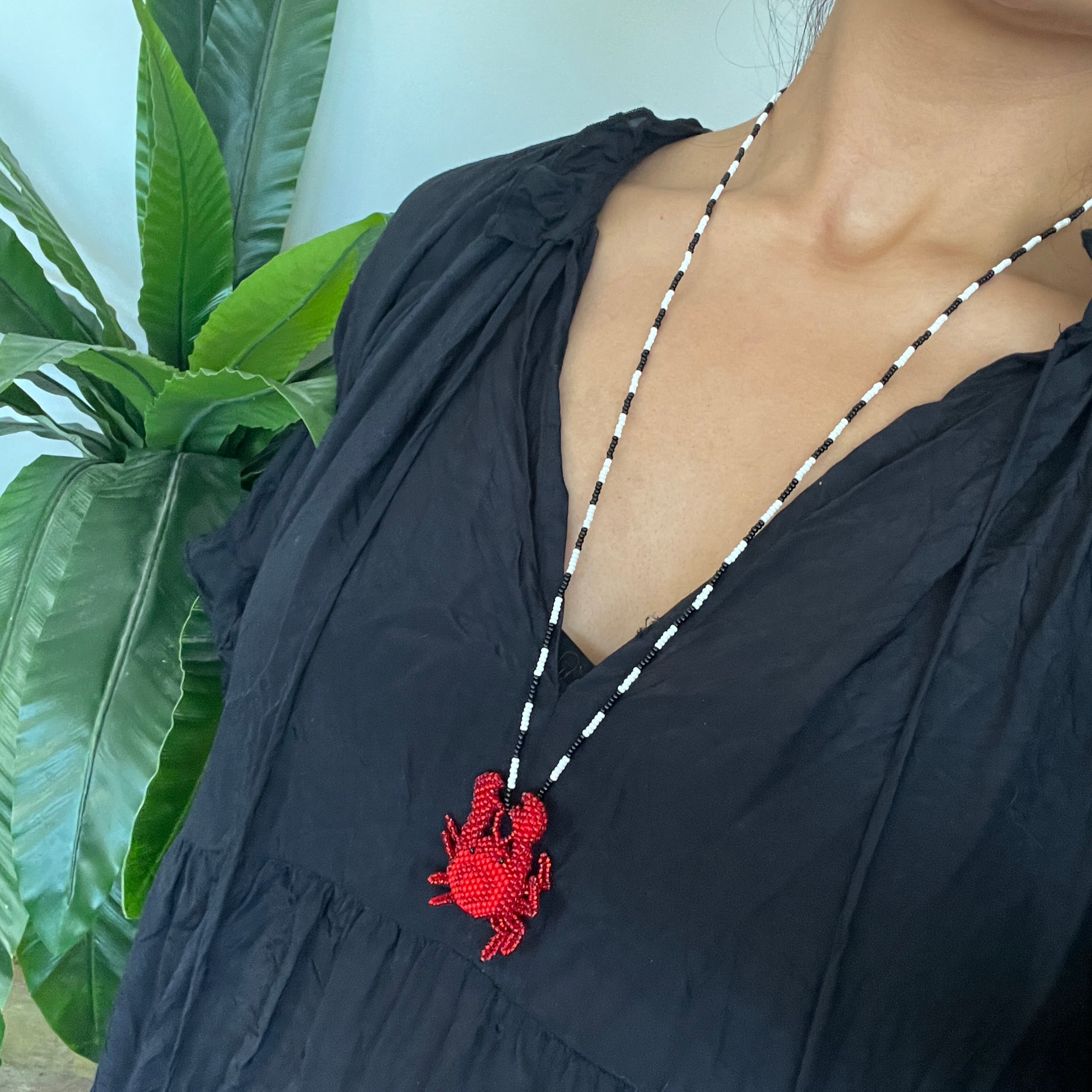 CRAB AMULET | RED | necklace, charm/ornament